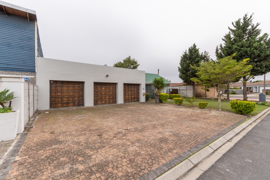 4 Bedroom Property for Sale in Rouxville Western Cape